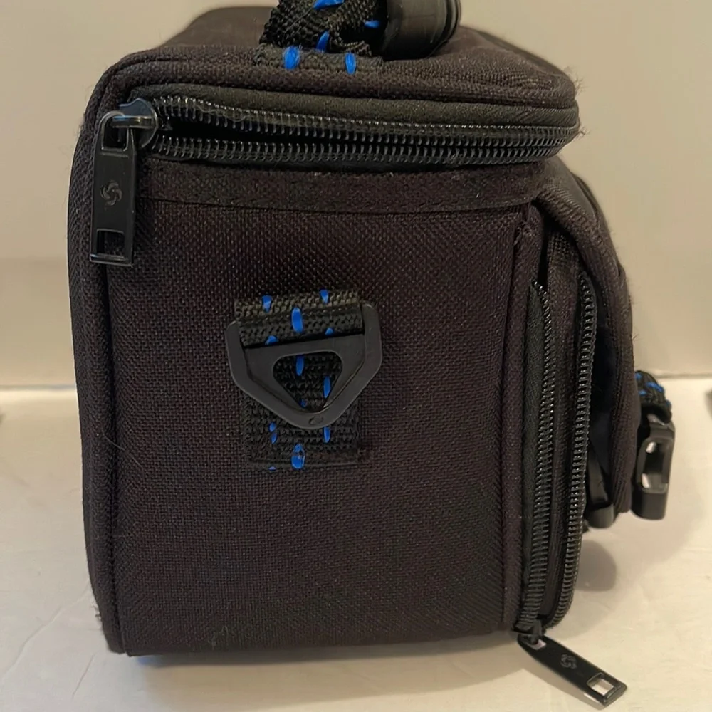 NWOT Samsonite Camera Case w/Shoulder Strap & Carrying Handle